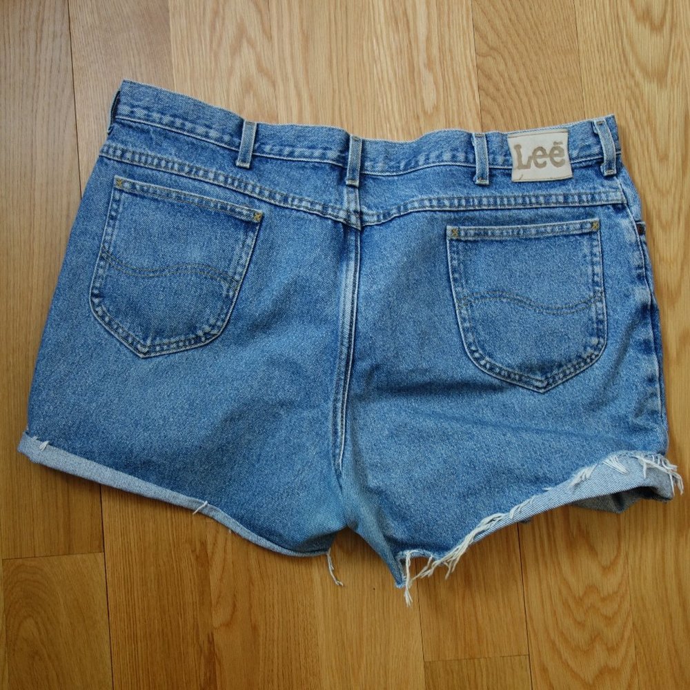 Vintage Lee Jeans Cut-off shorts - Size 34